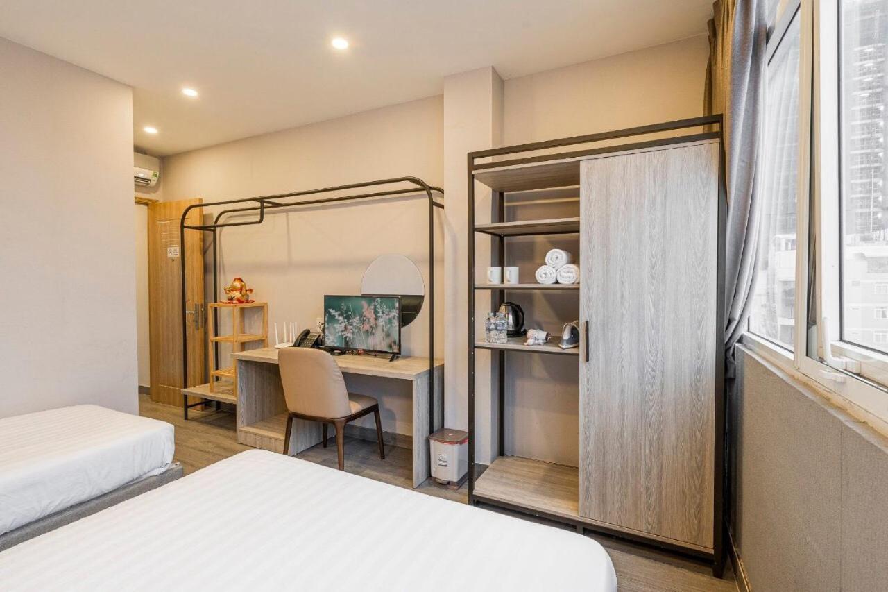 Khách sạn hẻo lánh Cozy Near Buivien Street 3*