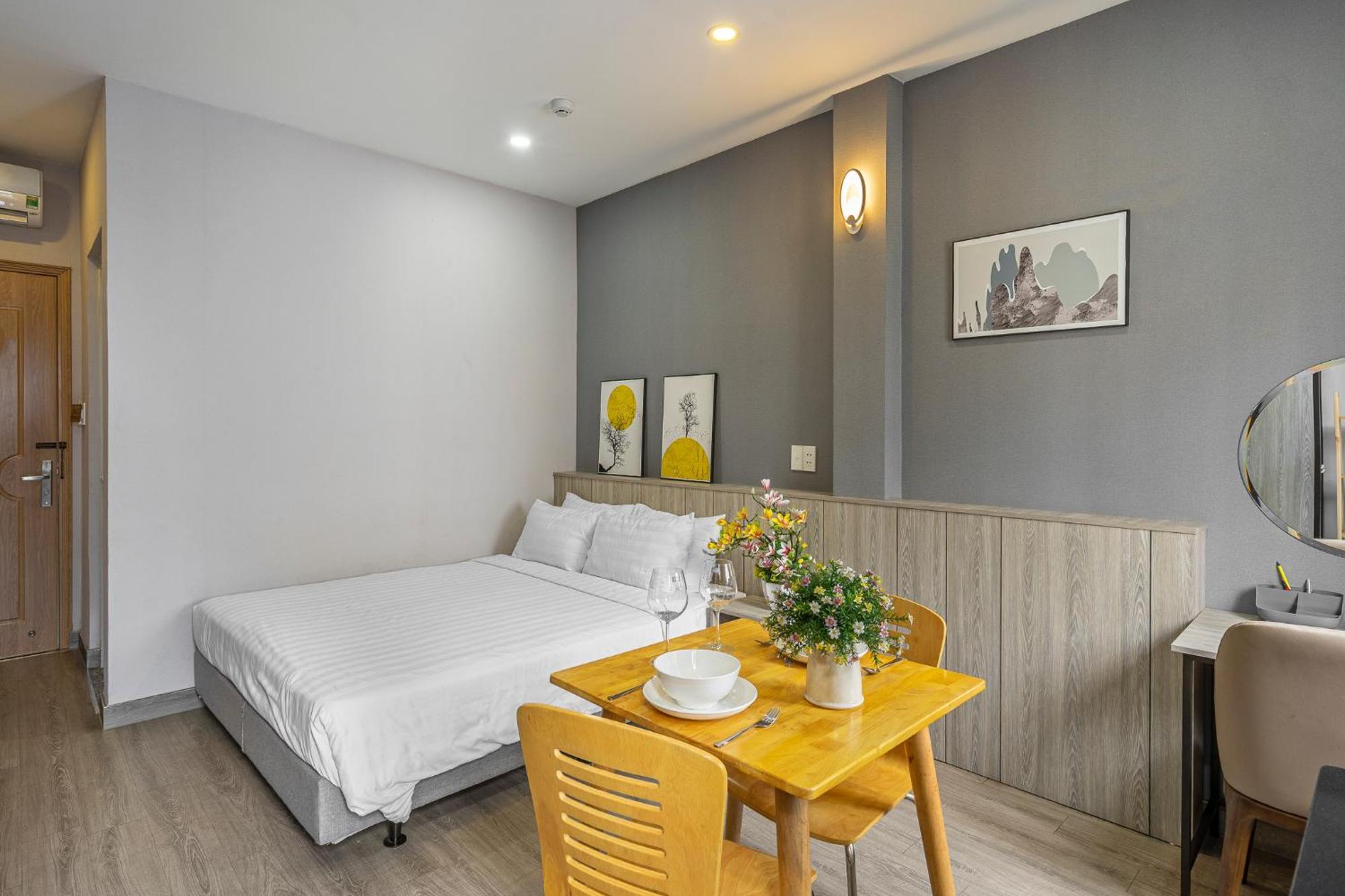 Khách sạn hẻo lánh Cozy Near Buivien Street 3*